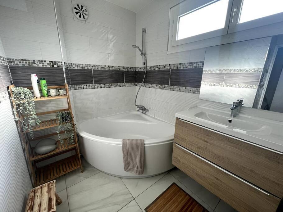 Hana Home Mantes-La-Jolie 6 Personnes Parking Public Gratuit Business&Family Eksteriør billede