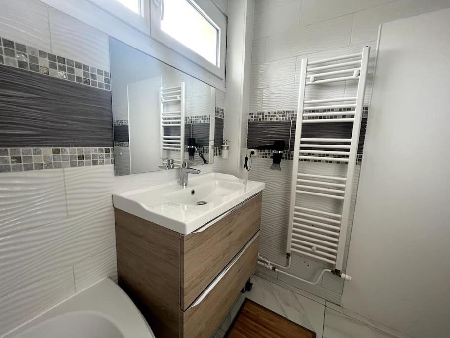 Hana Home Mantes-La-Jolie 6 Personnes Parking Public Gratuit Business&Family Eksteriør billede
